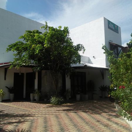 Tree House Holiday Home Kombichankulama Bagian luar foto