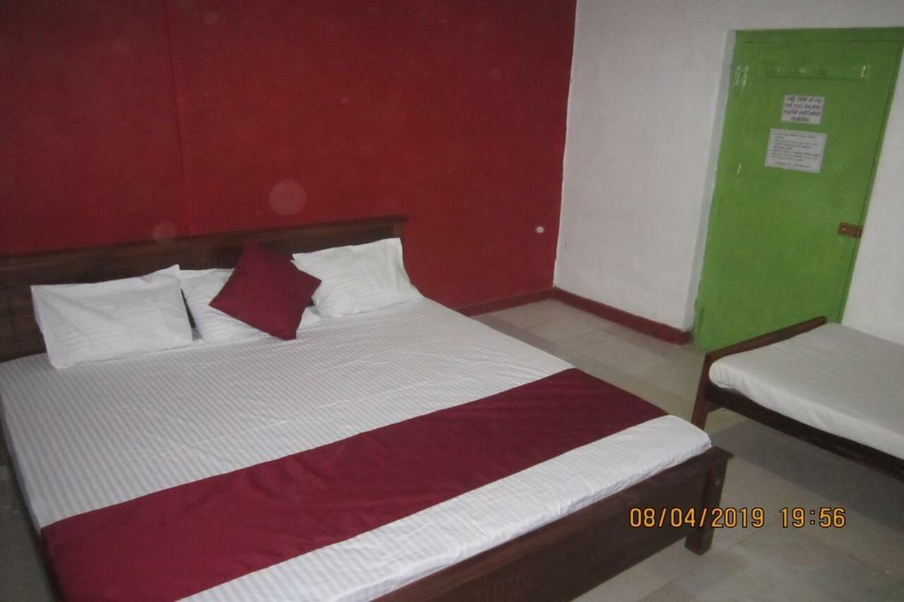 Tree House Holiday Home Kombichankulama Bagian luar foto