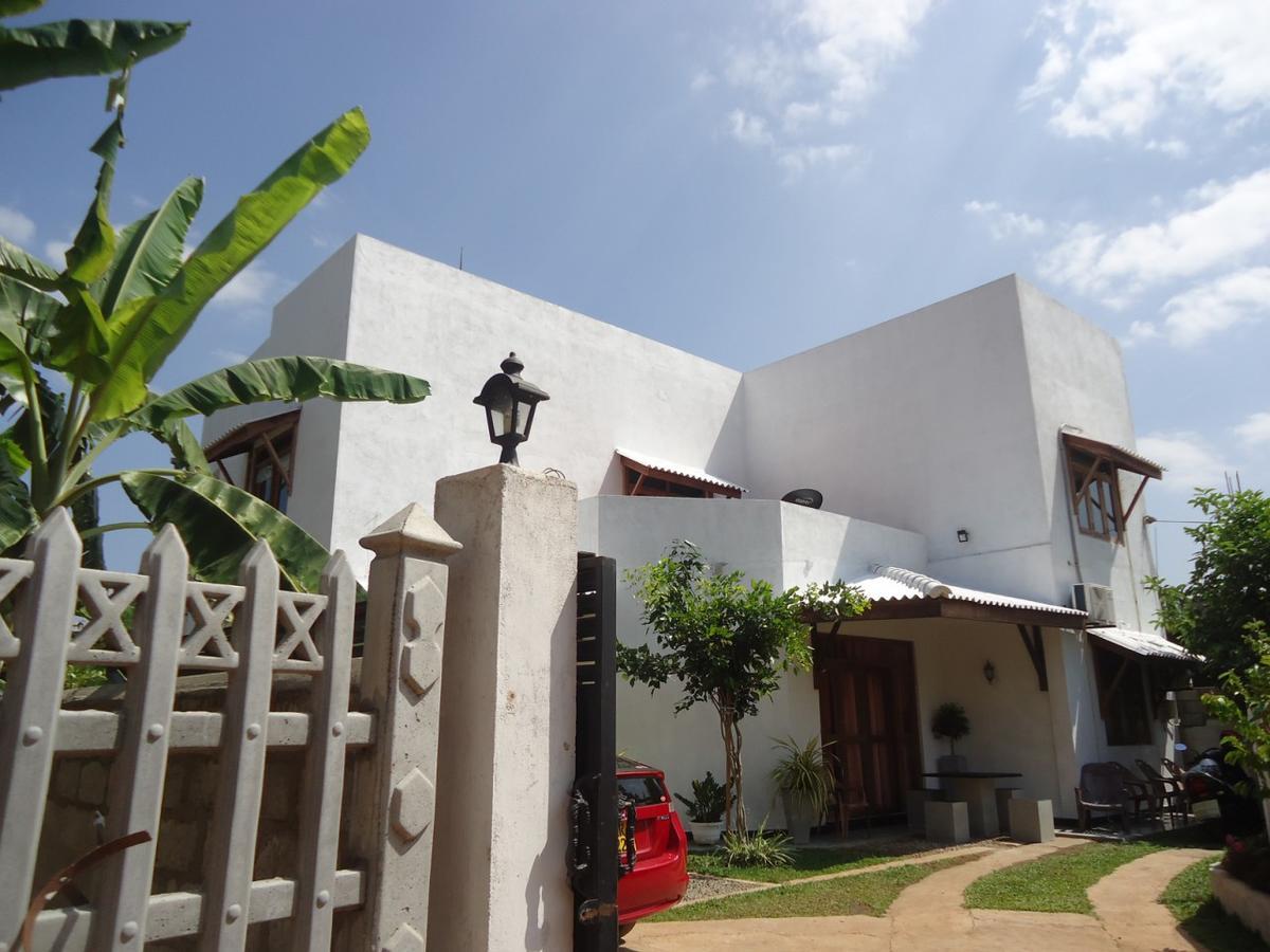 Tree House Holiday Home Kombichankulama Bagian luar foto