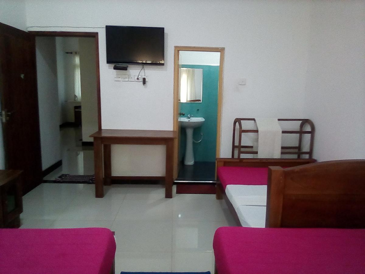 Tree House Holiday Home Kombichankulama Bagian luar foto